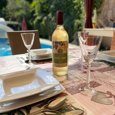 Ella オパティヤ