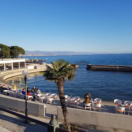 Ella - Mediterranean Stone House Opatija